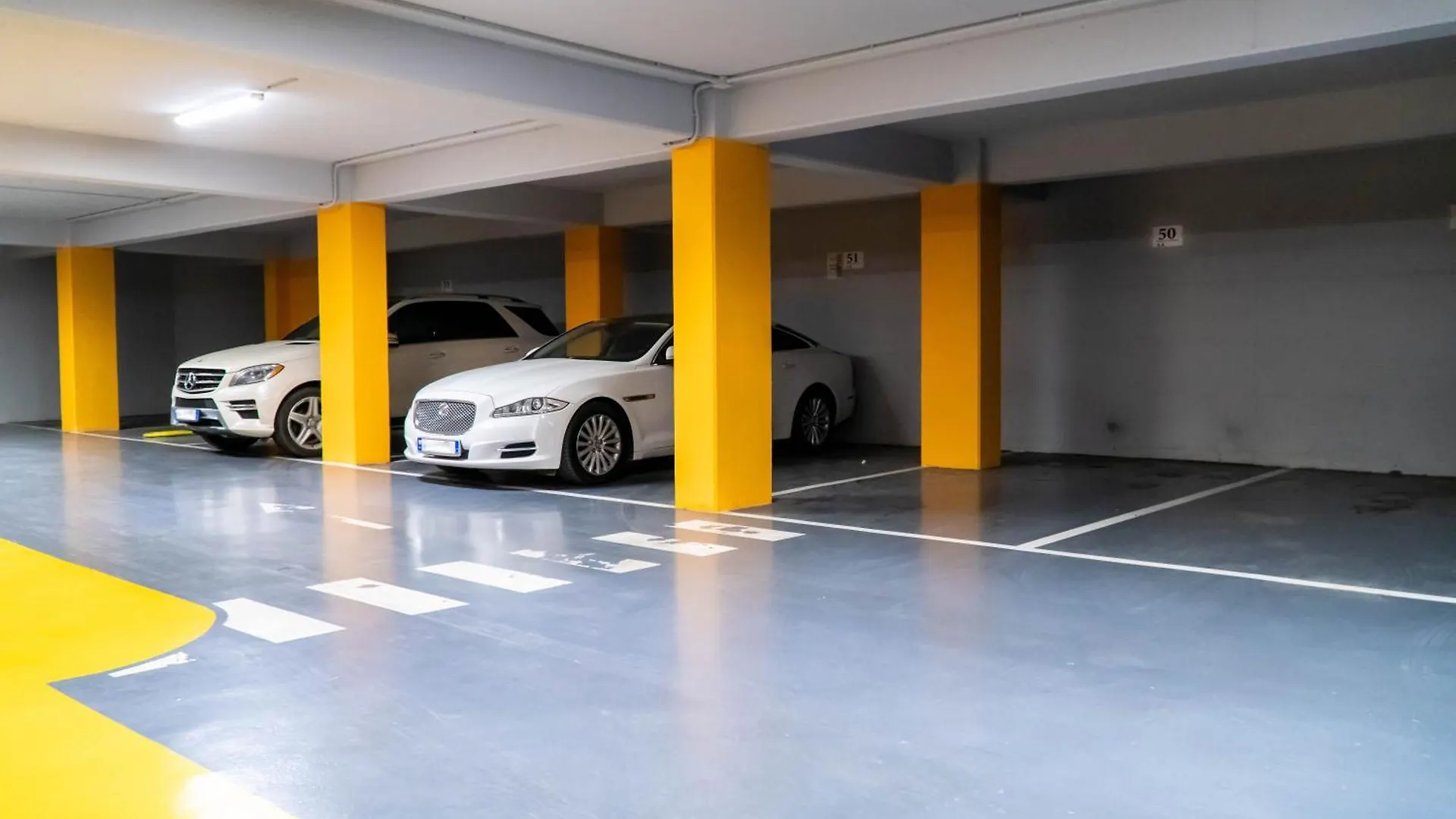 Signature Apartment 5 Tiran