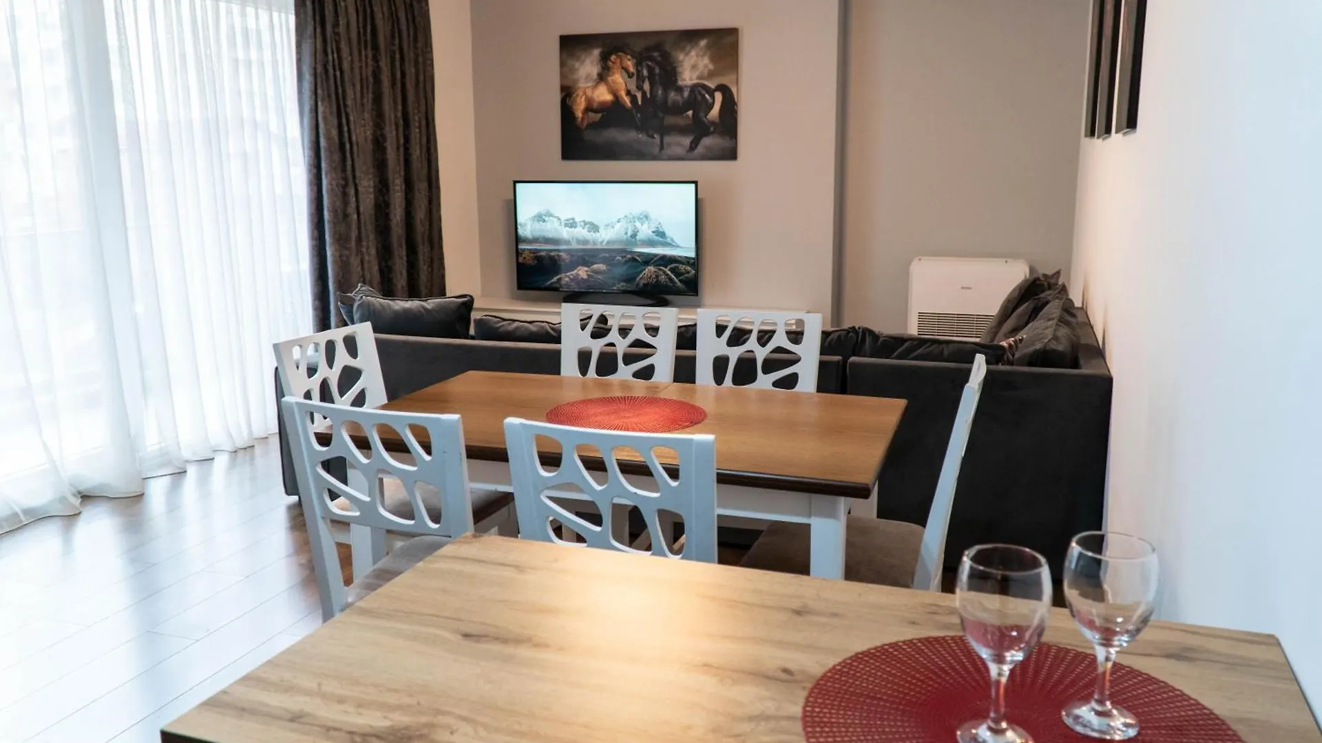 Signature Apartment 5 Tiran 0*,  Arnavutluk